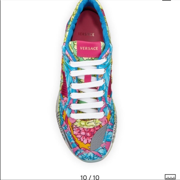 Versace shoes. 10.5 sneakers . King status - Picture 9 of 9